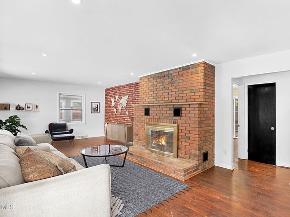 5th image of 11 Hillside Avenue