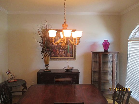 3rd image of 3569 Victoria Dr