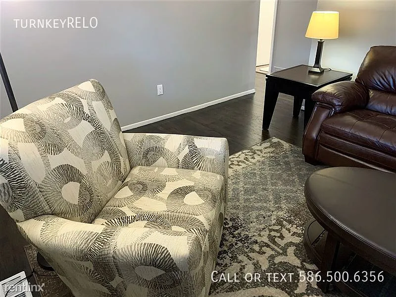 Flex-Lease/Furnished House - Long or Short Term (38428 Tottenham Rd) — Photo 4