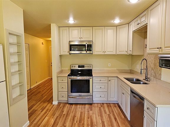 4th image of 5621 and 5623 Delia Lane SW