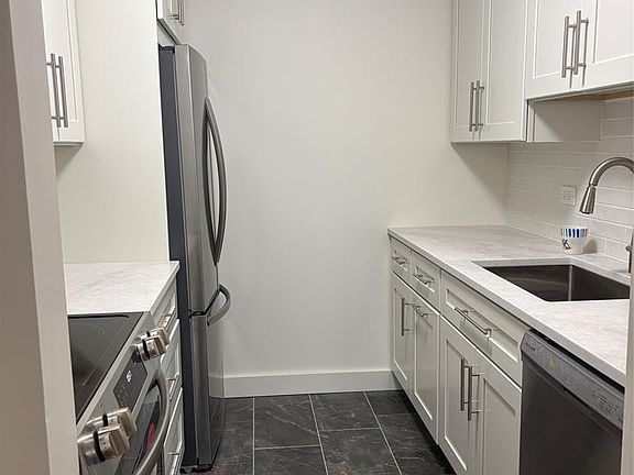 4th image of 240 Main St APT 305