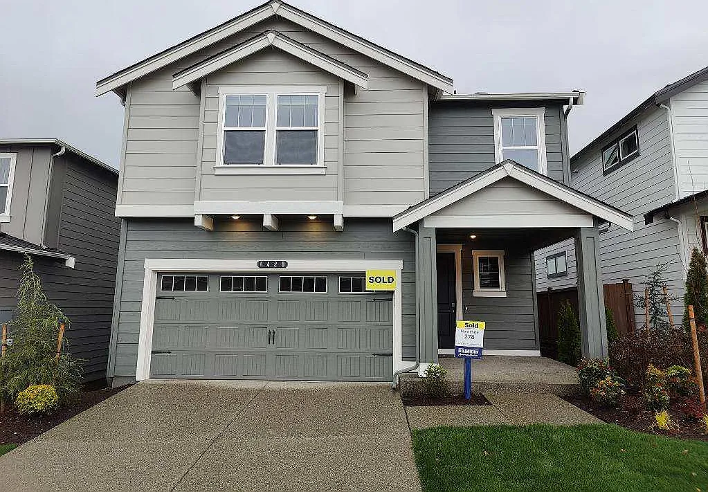 5 bed, 2335 sqft, $3,290 — Photo 1