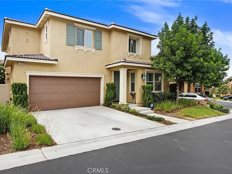 11839 Greenbrier Ln — Photo 2