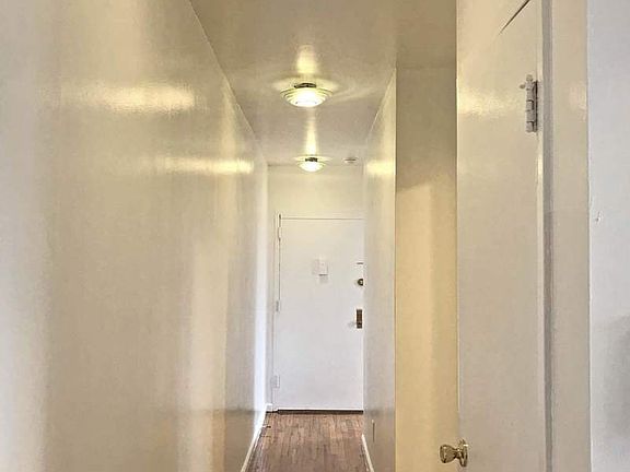 5th image of 207 E 105th St APT 3A