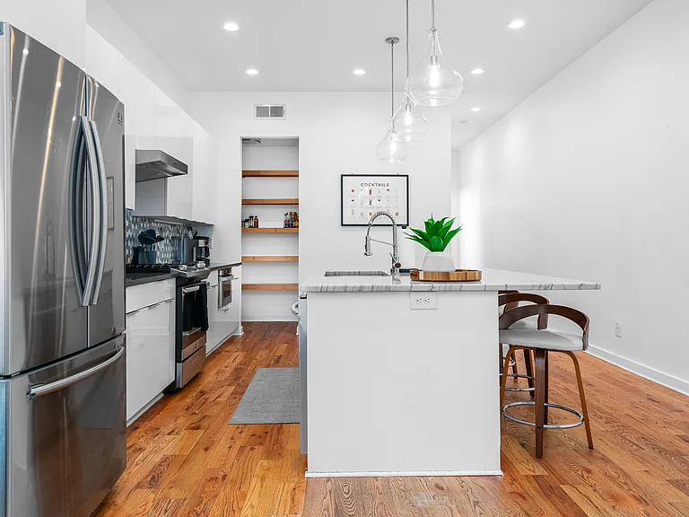 753 Fraser St SE — Photo 12