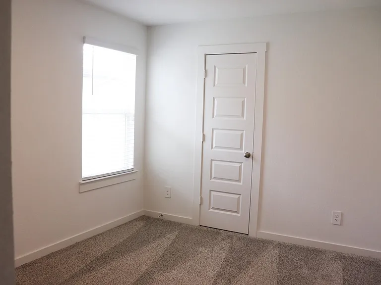 31739 Margaret Woods Ln — Photo 42