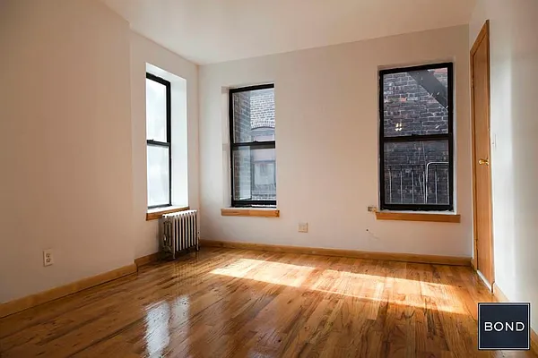 Rented by Bond New York | media 17