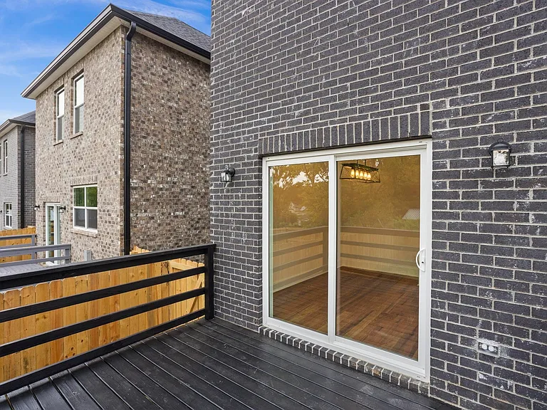 656 Chambers St #140 — Photo 32