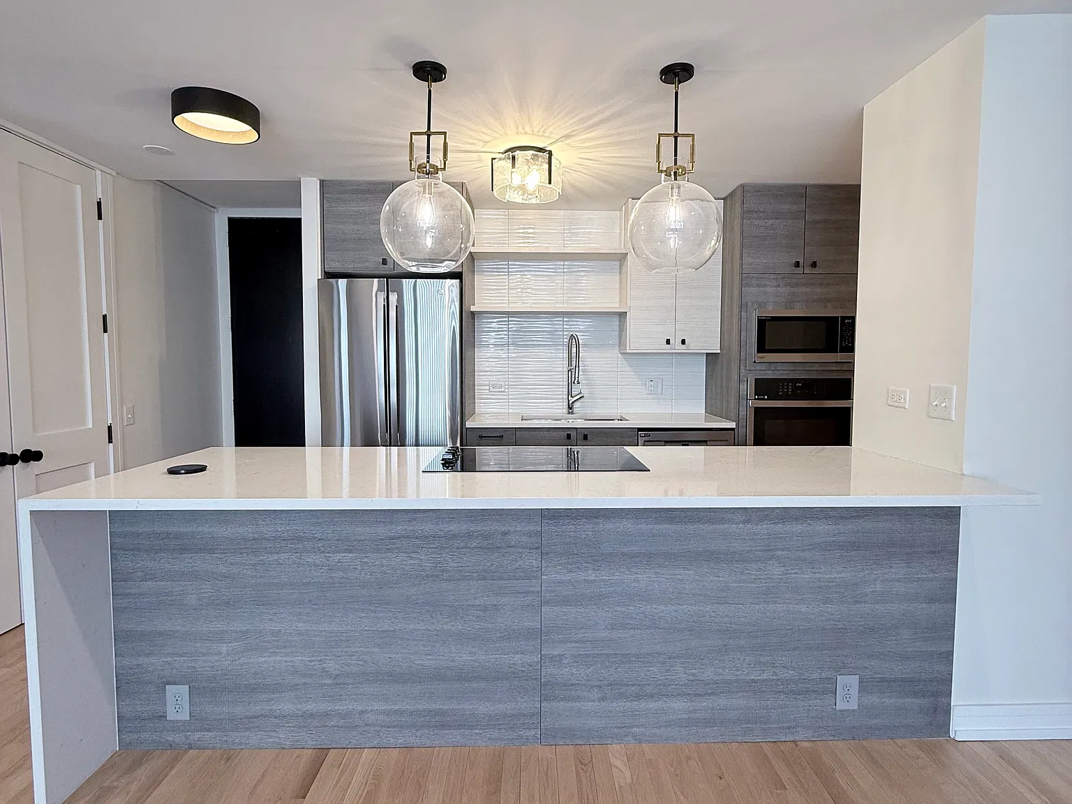535 N Michigan Ave — Photo 4