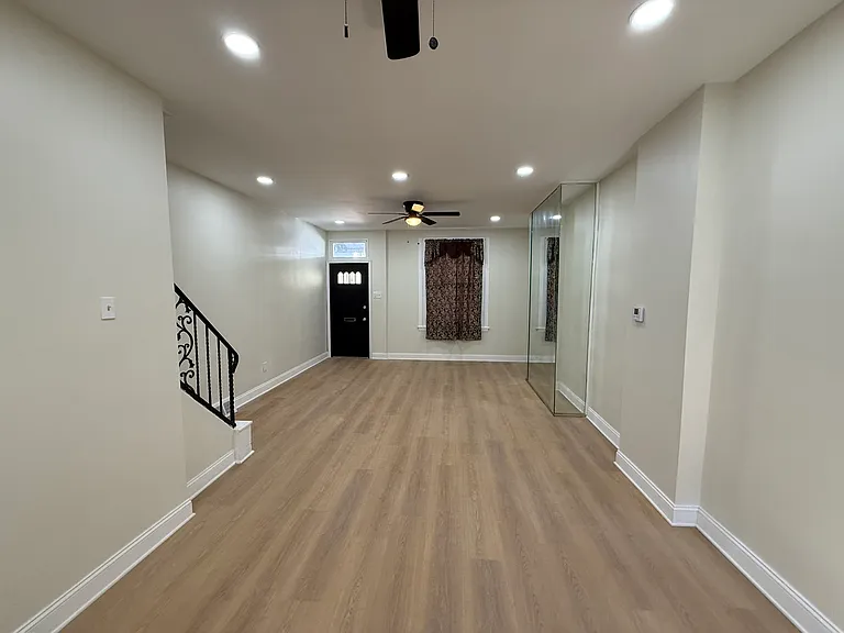 5116 Folsom St — Photo 6