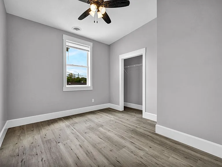 318 S Locust St #318-1 — Photo 9