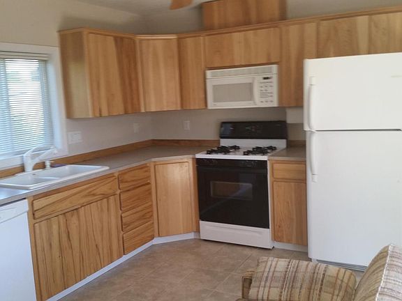3rd image of 1016 S Coral St