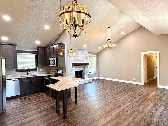 5th image of 208 Seville Ln