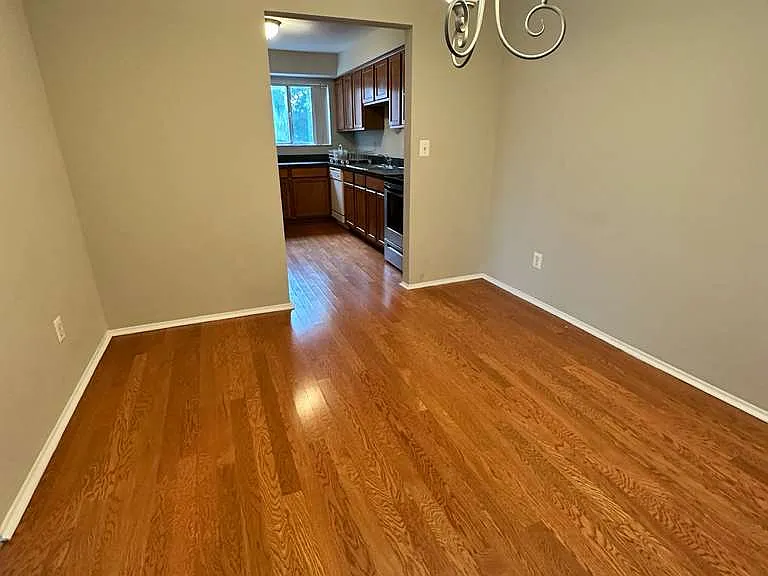 1890 Axtell Dr #5 — Photo 19
