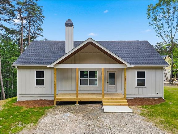 2nd image of 1521B Azure Ln