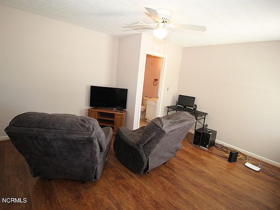 3rd image of 1633 New Bern Street