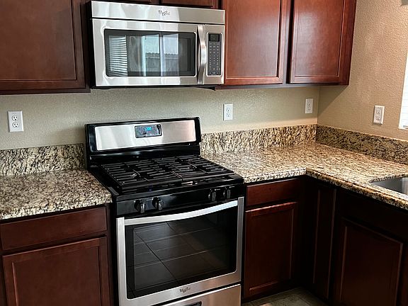 4th image of 4720 Sweeney Cir
