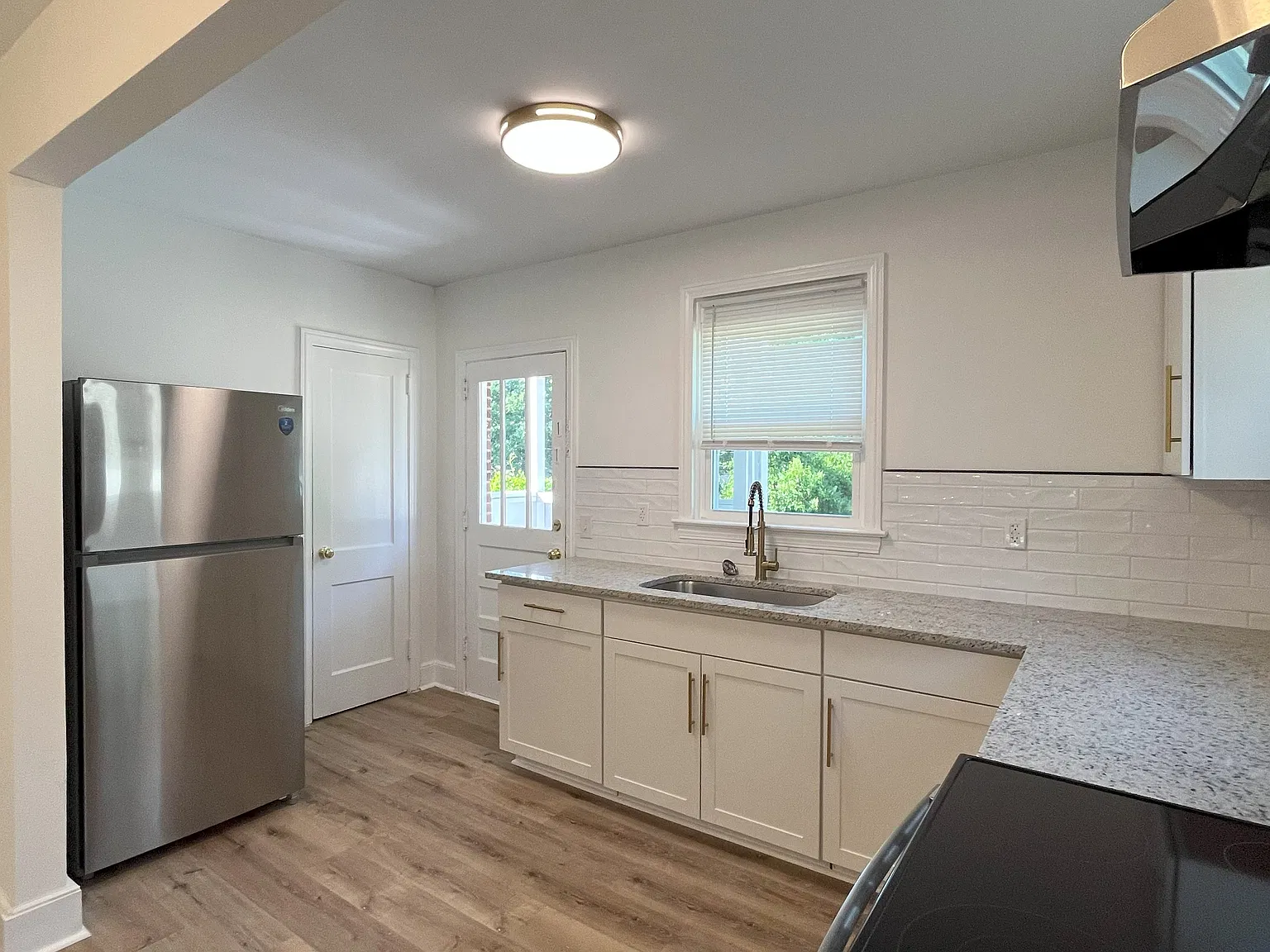 2 bed, 870 sqft, $1,400 — Photo 4