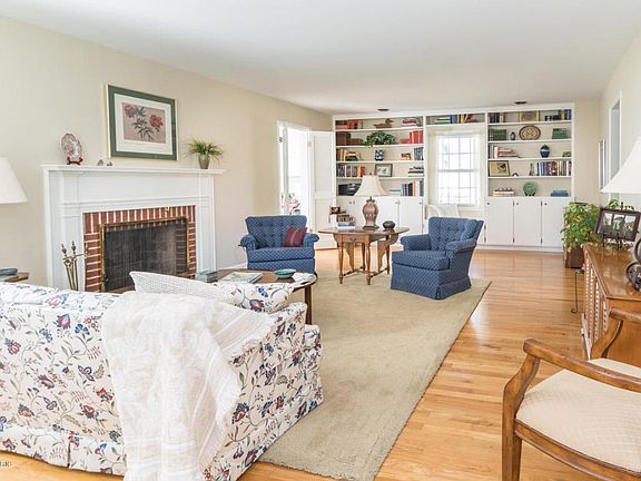 3rd image of 5314 Woodmont Dr