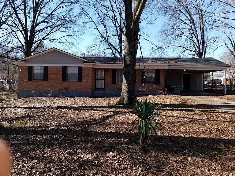3743 Lakehurst Dr — Photo 1