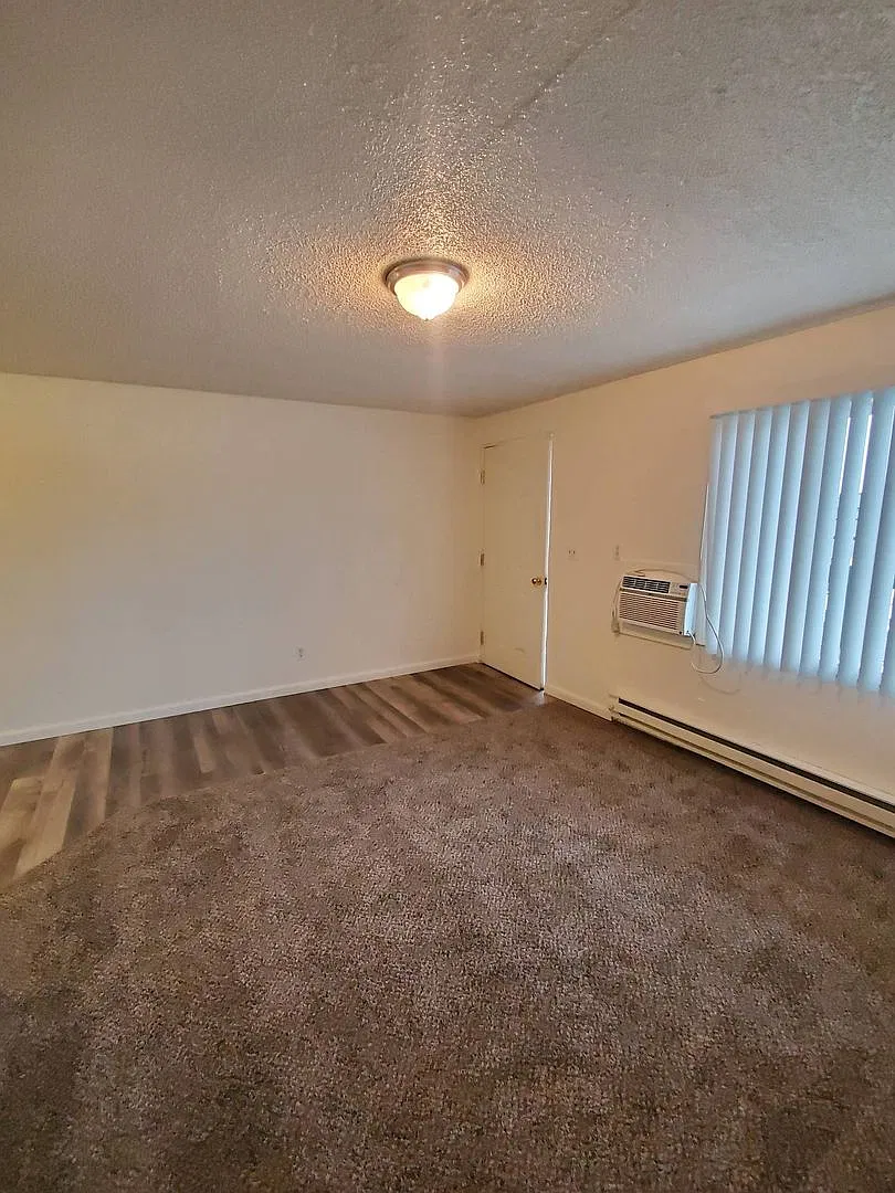 One Bedroom Apartment — Photo 2