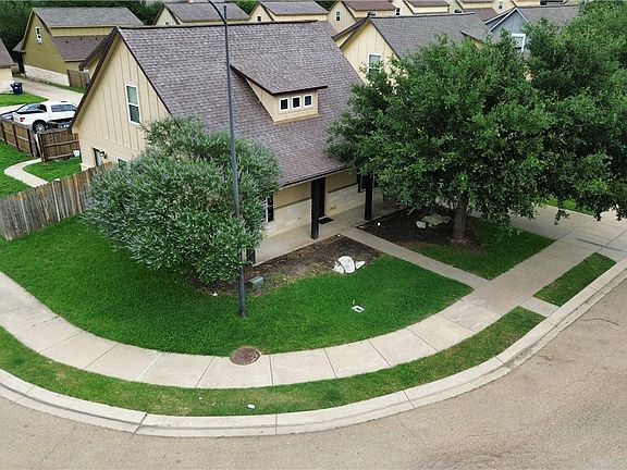 3rd image of 3360 Keefer Loop