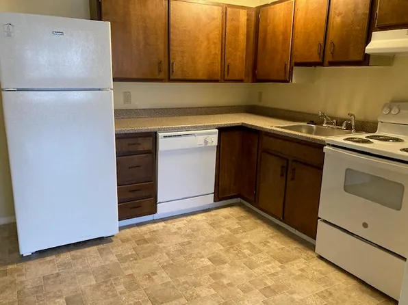 40 Dinan Dr, Gardner, MA