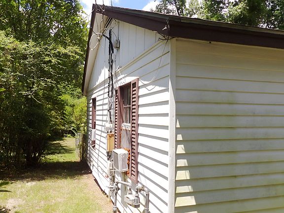 5th image of 129 Country Club Cir