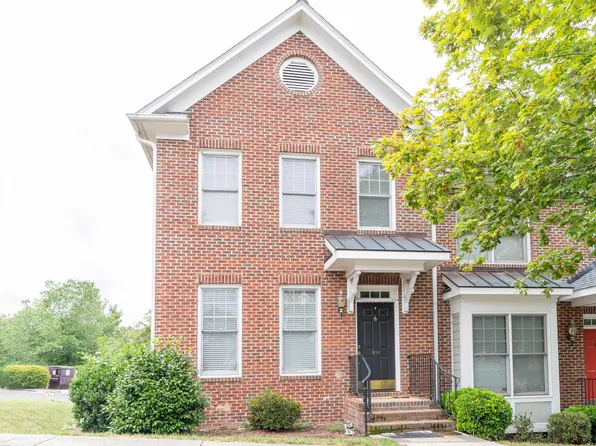 934 Edgewater Cir, Chapel Hill, NC 27516