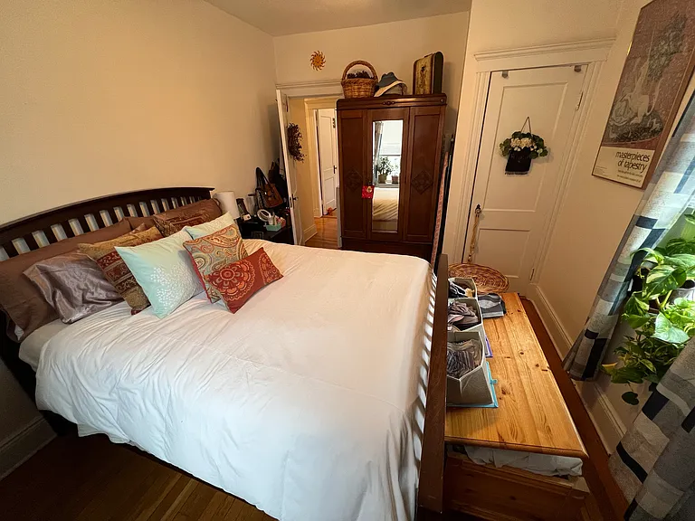 80 Sutherland Rd — Photo 16