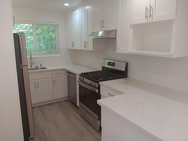 221 N El Camino Real — Photo 21