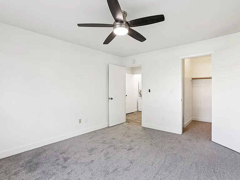 Interior 2x2