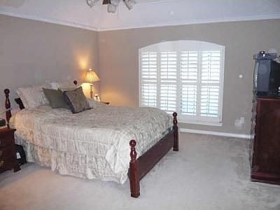 3rd image of 412 Greenridge Dr
