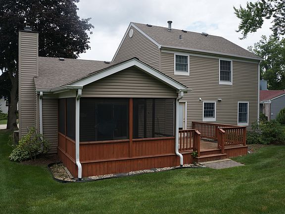 2nd image of 4989 Carriage Dr