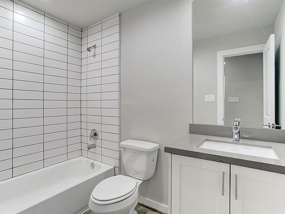 5th image of 645 E 11th 1/2 St APT 16