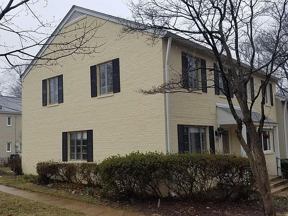 End unit townhouse at edge of forest land.