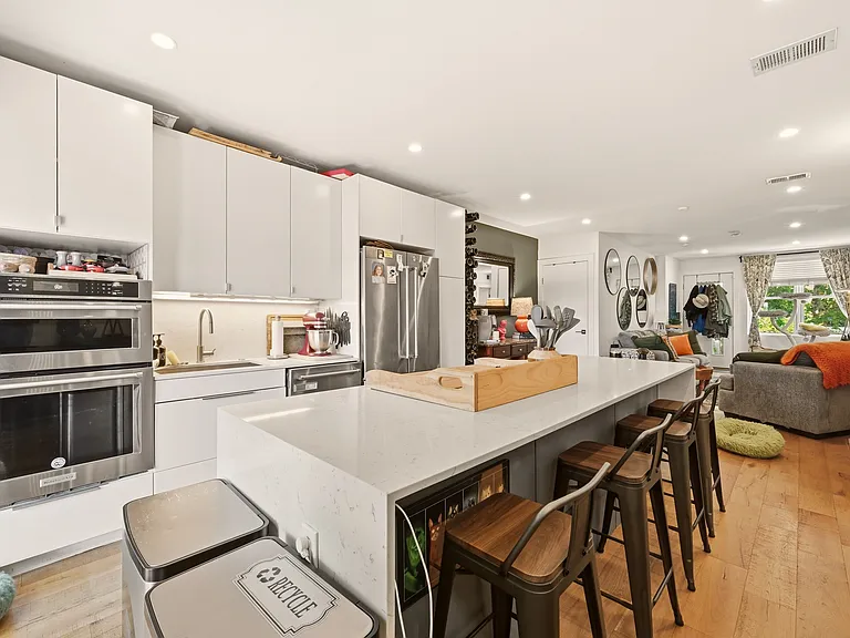 1221 Oates St NE #B — Photo 3
