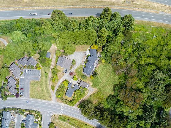 4th image of 3122 Saint Louis Rd