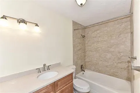 1396 E Rock Springs Cir NE — Photo 22