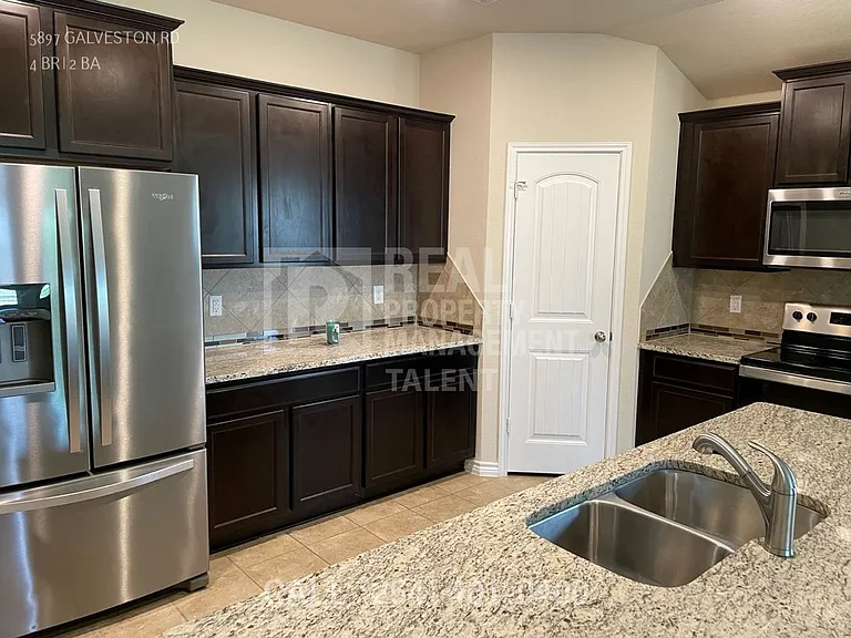 5897 Galveston Rd — Photo 6