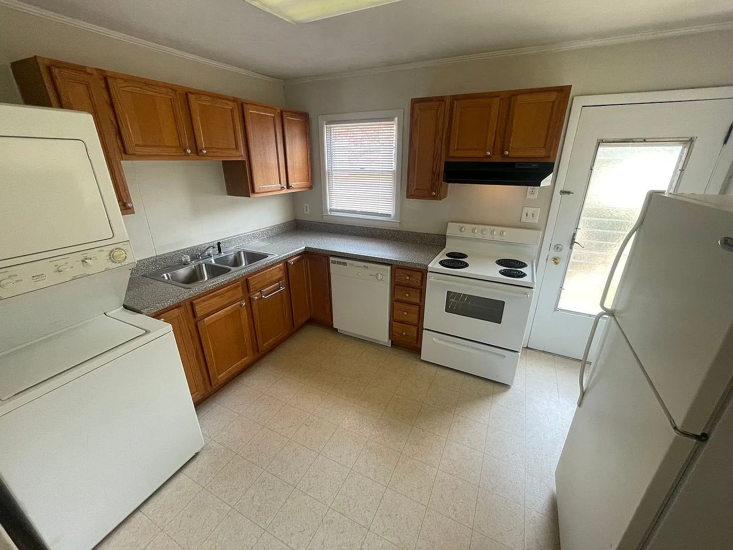 Pre-Leasing For August 9th 2027! — Photo 2