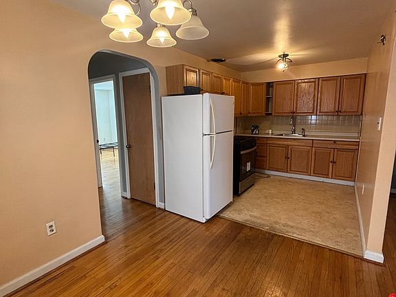 3rd image of 1918 Solly Ave Floor 2