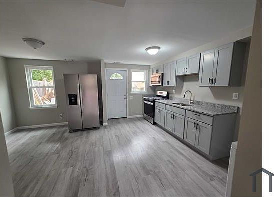 2nd image of 739 N Central Ave