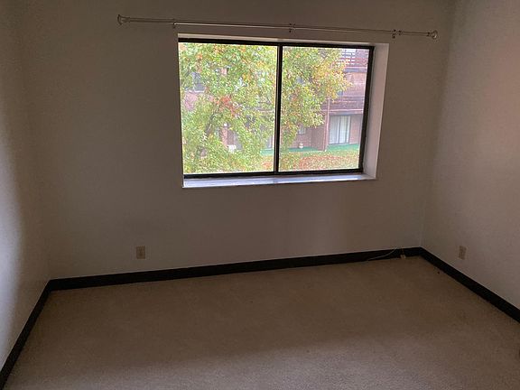 4th image of 1303 Villa Dr APT F