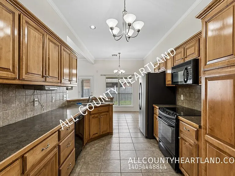 17025 Canyonwood Ln — Photo 6
