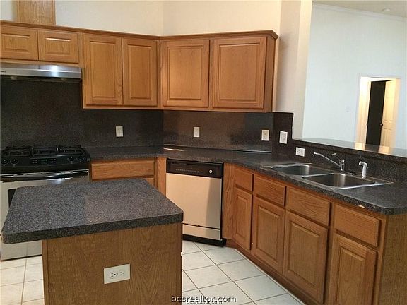 4th image of 3726 Dove Hollow Ln