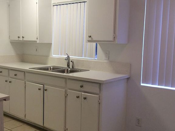 5th image of 530 Venice Way APT 2