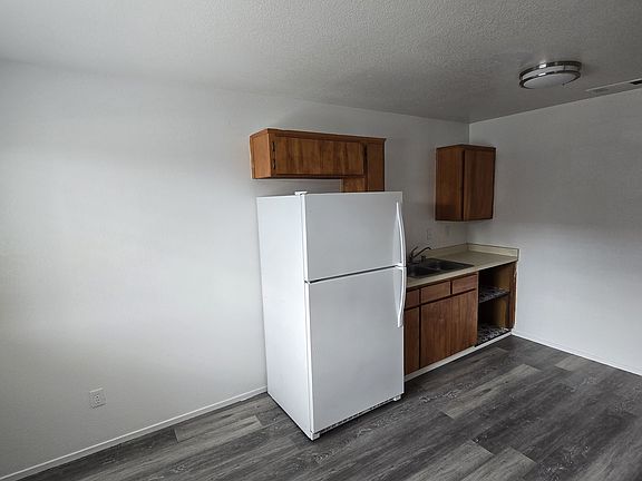 5th image of 1437 E Douglas Ave #1437