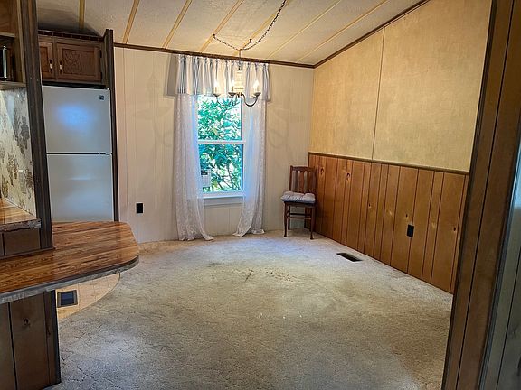 5th image of 8 Jefferson Way