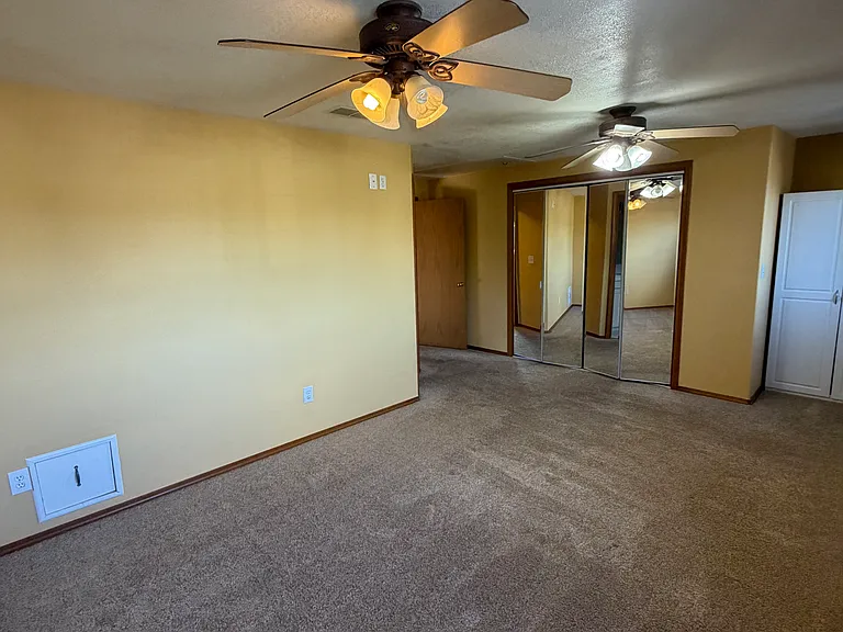 15700 NE 87th Cir — Photo 7